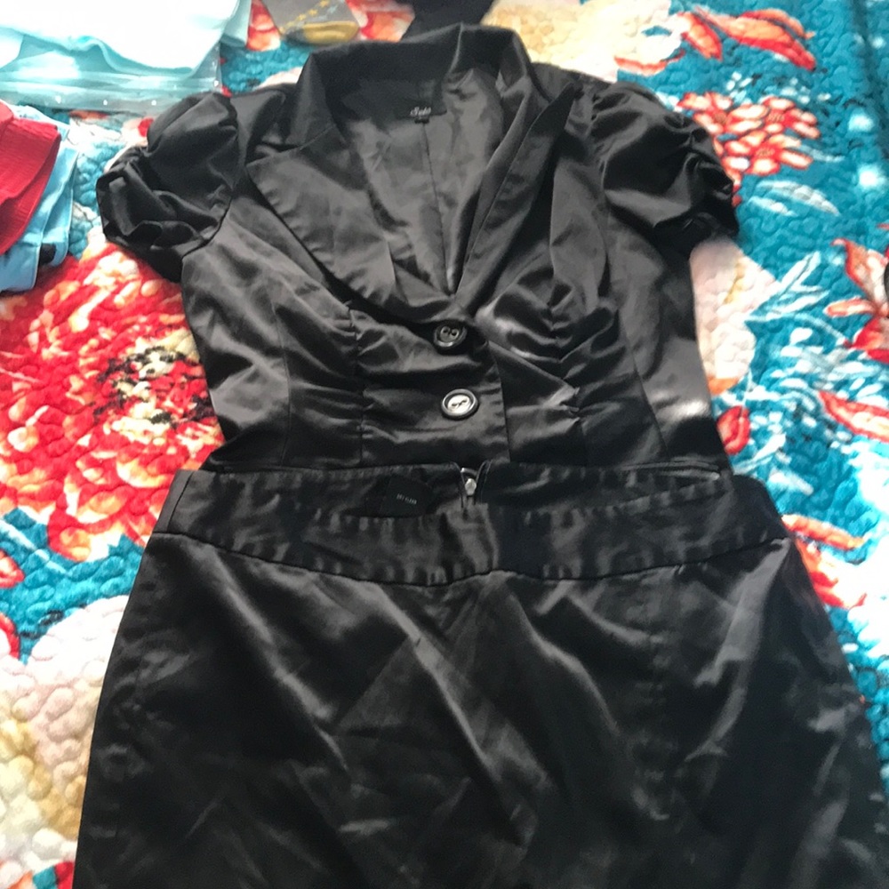 Black coat with pencil skirt(FORMAL)